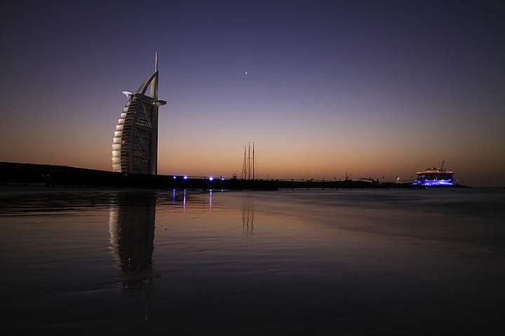 7202px-Burj Al Arab and 360 degree club Dubai UAE