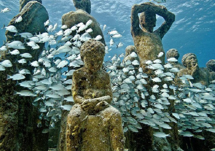 Museum of underwater sculptures in Mexico
