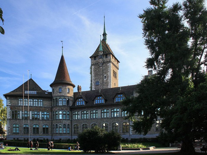 Здание Швейцарского национального музея