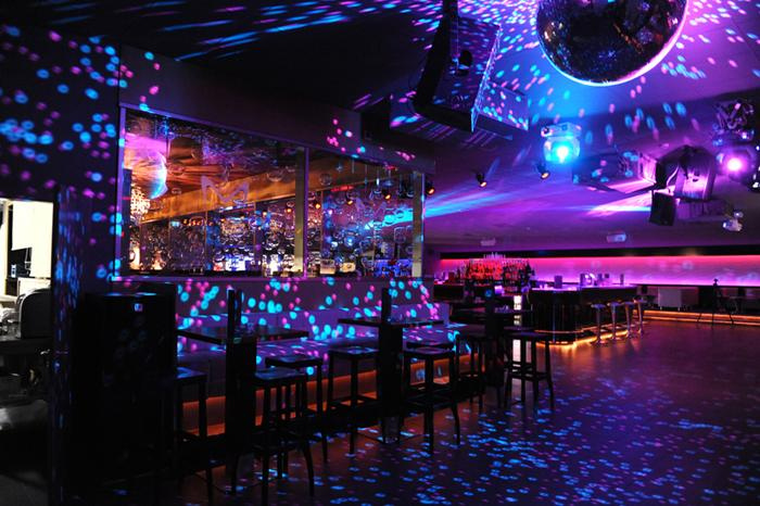 Ночной клуб в Будапеште, фото Stools Shop