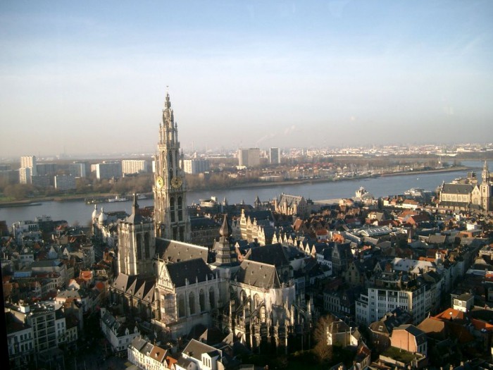 Вид центра Антверпена с воздуха, фото Fuss