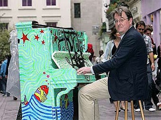 На улицах Ванкувера появились пианино