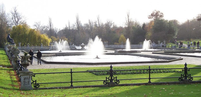 Фонтаны в Кенсингтонском парке, Лондон, фото Iridescenti 