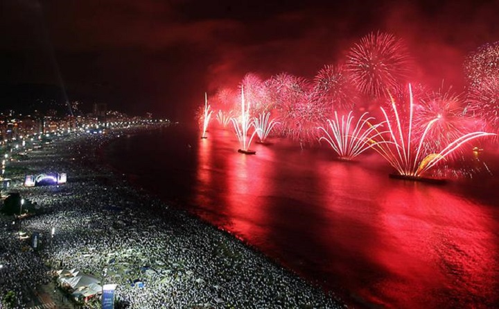 Новогодний фейерверк в Рио