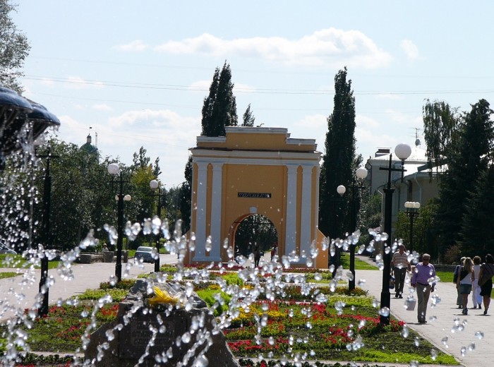 Отреставрированные ворота Омской крепости. Фото DiscoverSiberia
