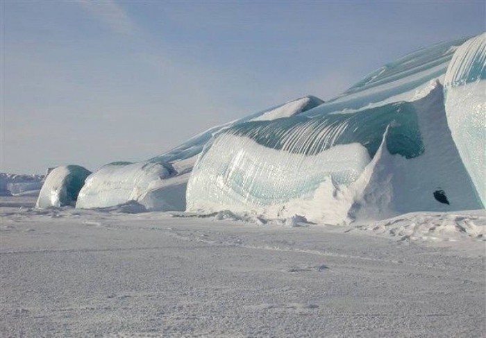 Замерзшее цунами в Антарктике