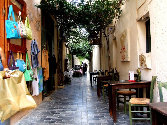 Крит, торговая улица, фото Michael Brys