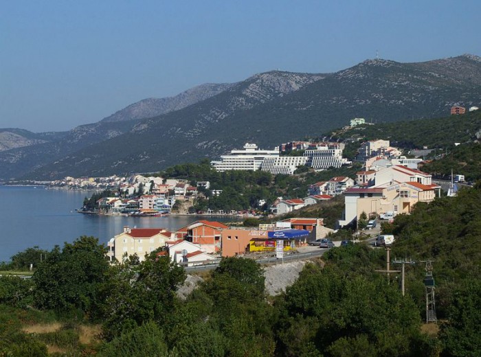 Неум, расположенный в Боснии и Герцеговине, также в числе популярных курортов Адриатики, фото Pudelek