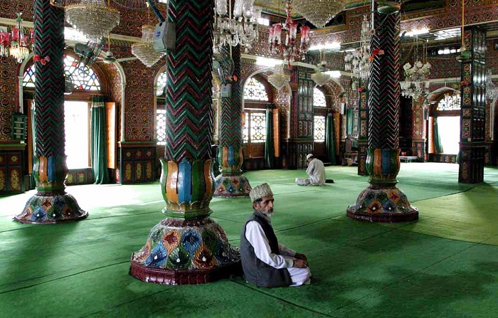 В мечети