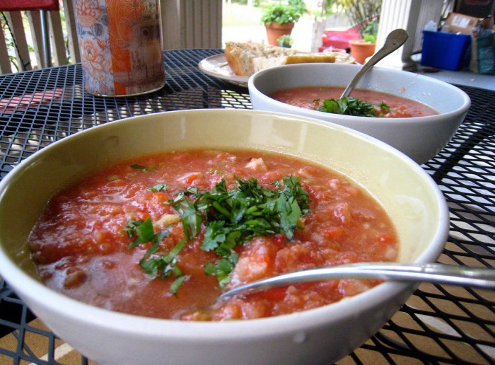 Гаспачо, холодный томатный суп, фото feeb