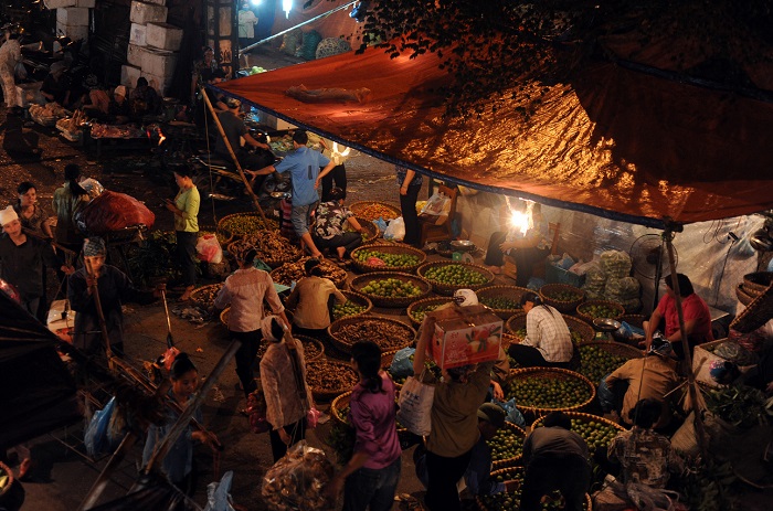Ночной рынок в Ханое, фото My Huy Streetphoto