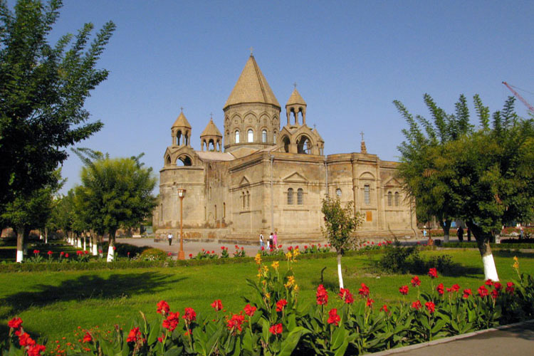 Церковь эчмиадзин в армении
