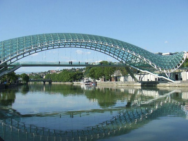 bridge_over_the_river_mtkvari_tbilisi_georgia_photo_rusudan_jakeli
